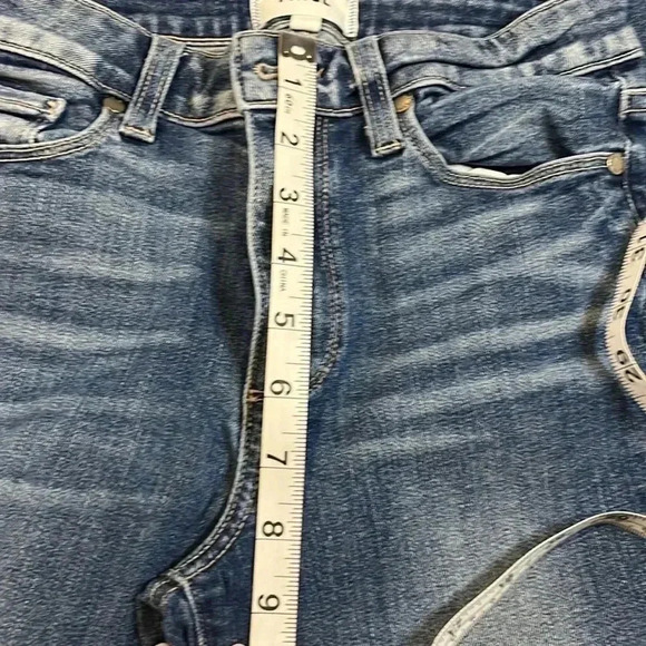 Paige  Hoxton crop 25*24 Medium Wash. - Picture 9 of 10